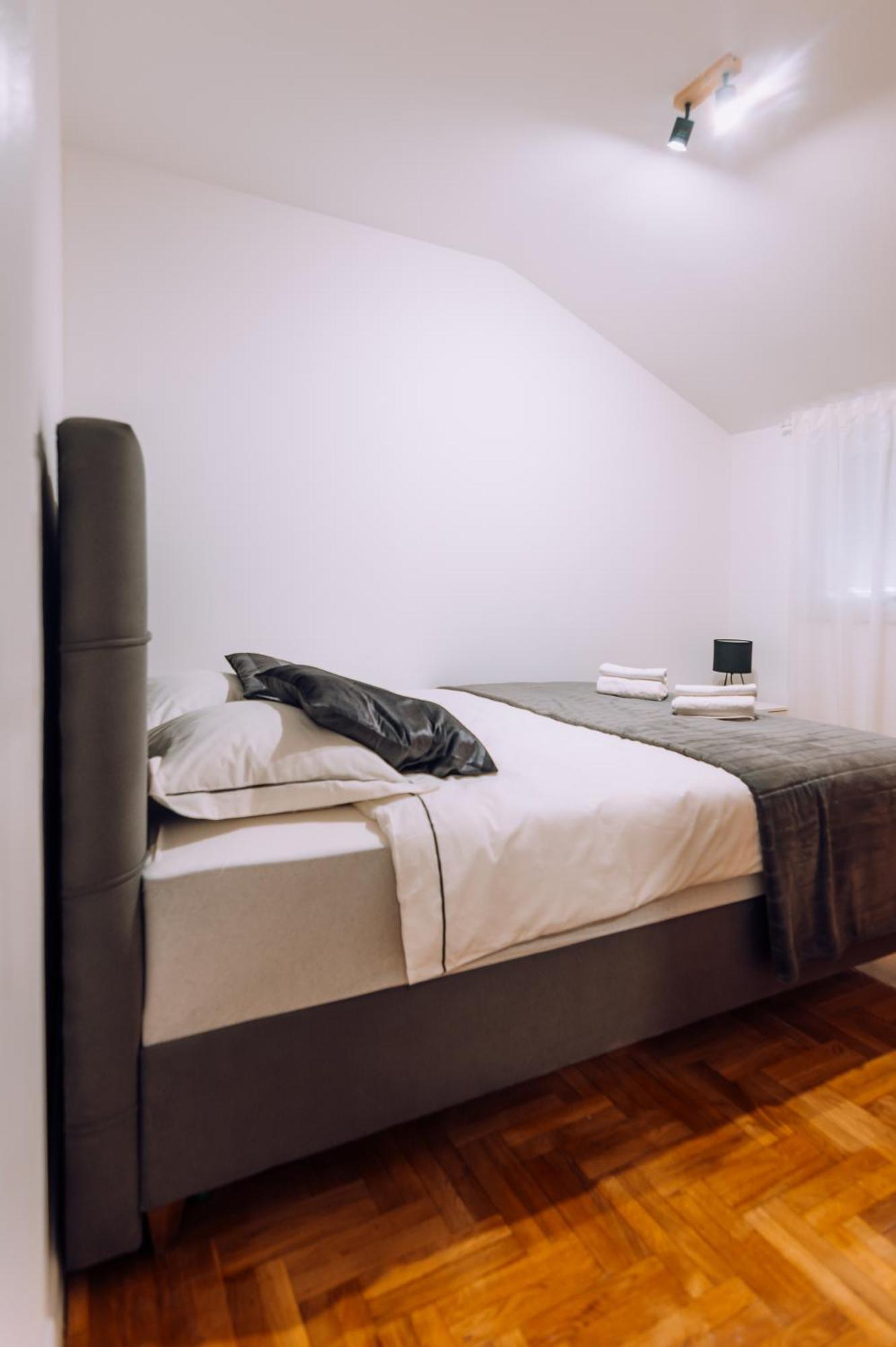 Apartment Sara Загреб Экстерьер фото