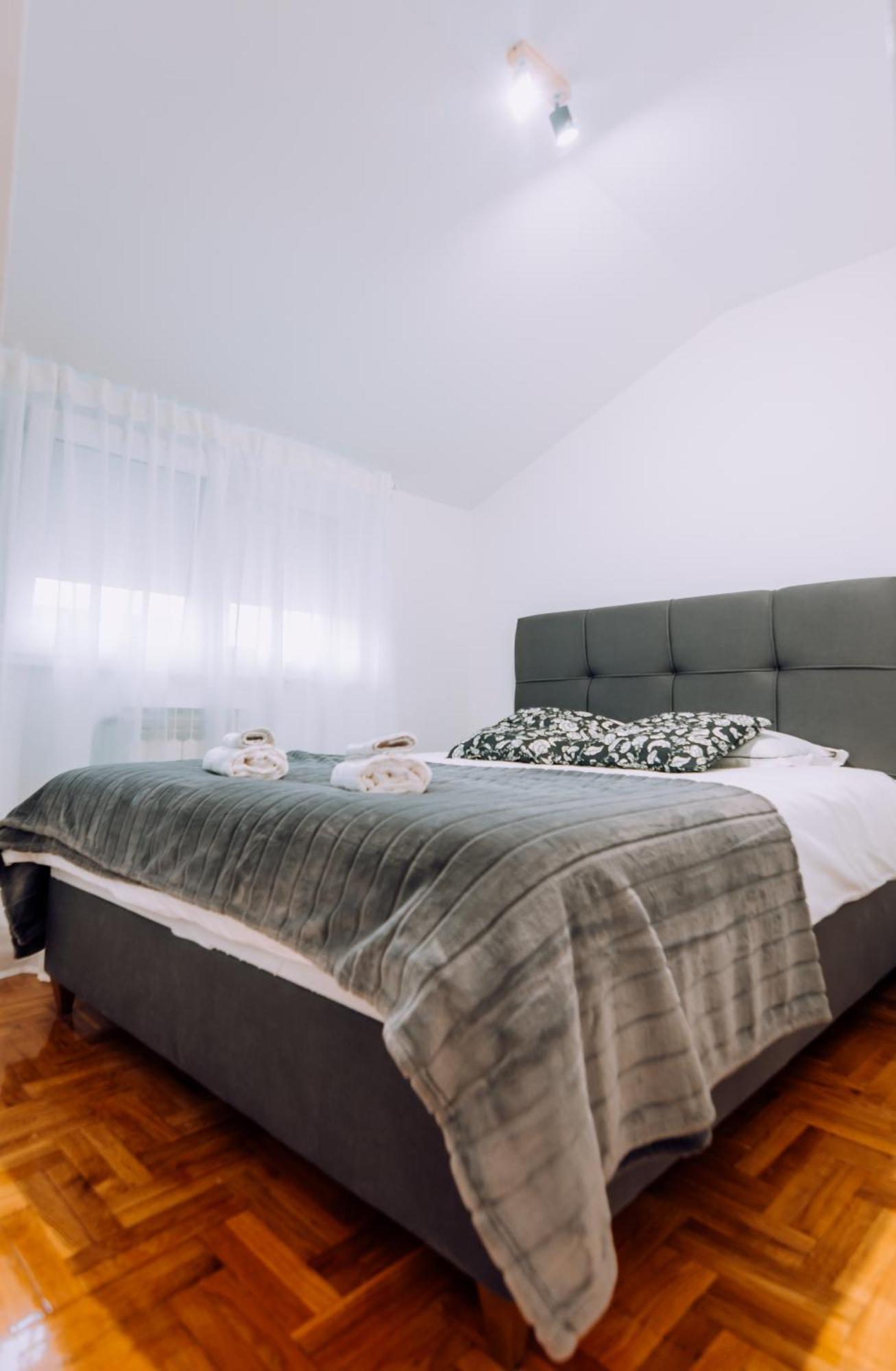 Apartment Sara Загреб Экстерьер фото